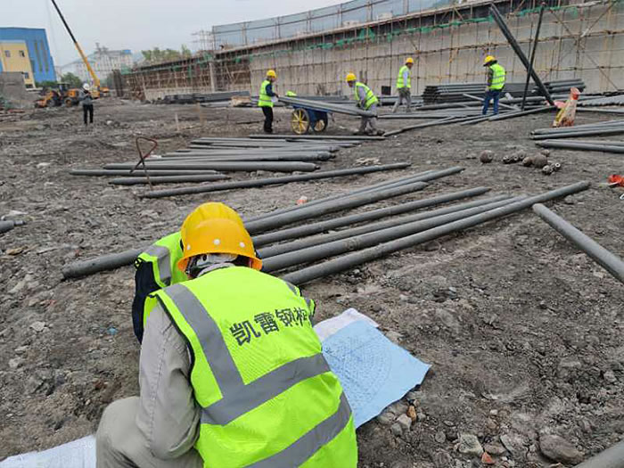 高安螺栓球网架结构